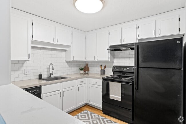 2 Bedroom Apartments for Rent under $2,500 in Quincy MA