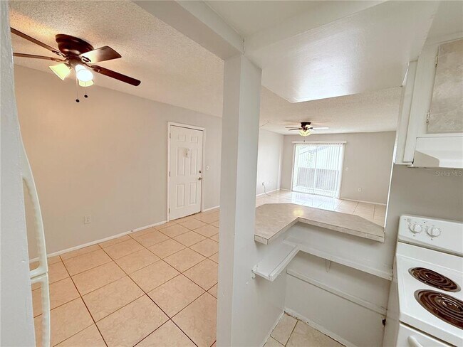 Foto del edificio - 910 Lake Destiny Rd