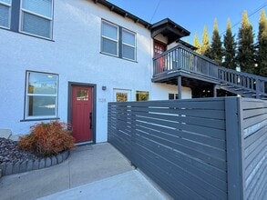 Building Photo - 1128-30 Sassafras St