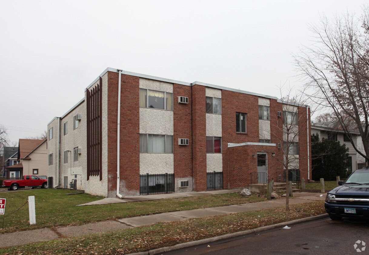 Primary Photo - 3501 Elliot Ave S