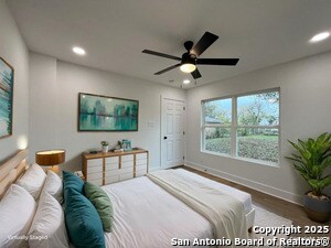 Foto del edificio - 2239 Burnet St