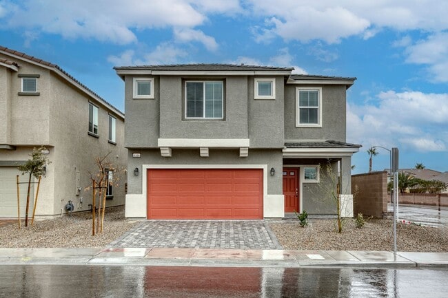 Building Photo - Beautiful 5 Bed / 3 Bath Home Near Everyth...