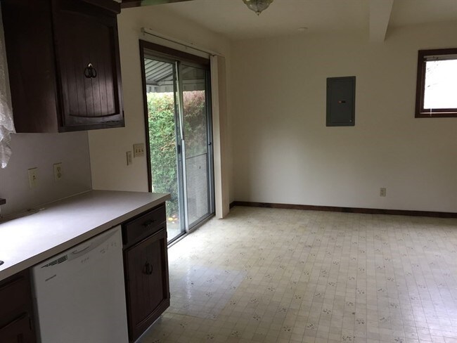 Foto del edificio - 3714 E 8th St