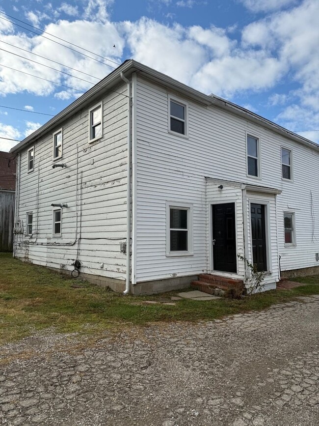 Building Photo - 124 S Chillicothe St
