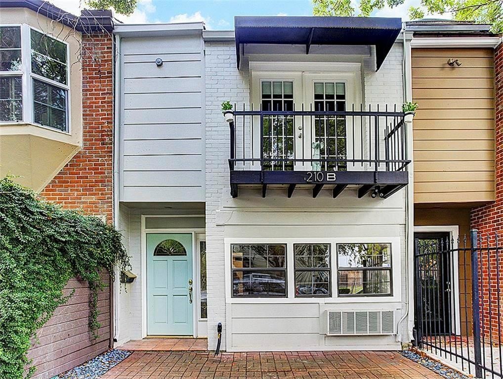 210 Stratford St Unit B, Houston, TX 77006 Condo for Rent in Houston