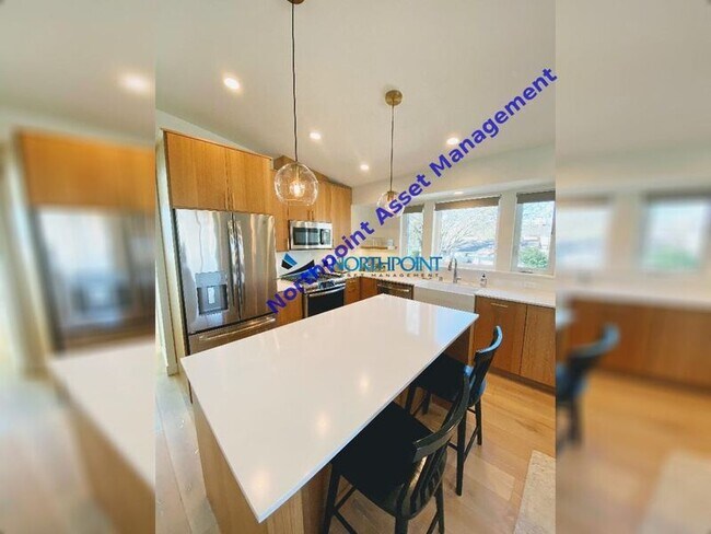 Building Photo - 1402 Whittier Dr