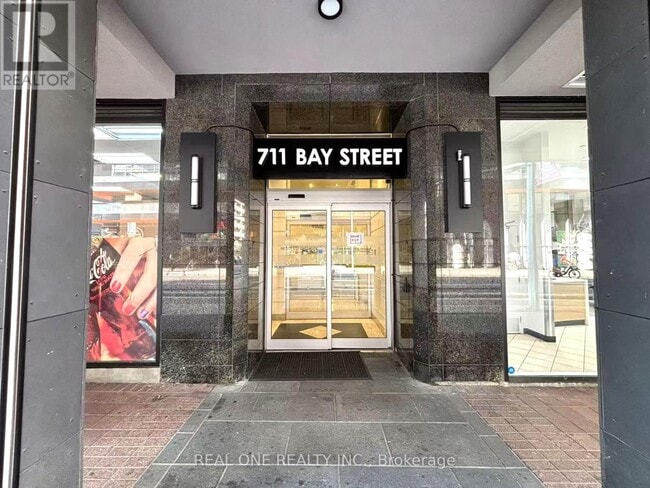 Building Photo - 711-1711 Bay St.