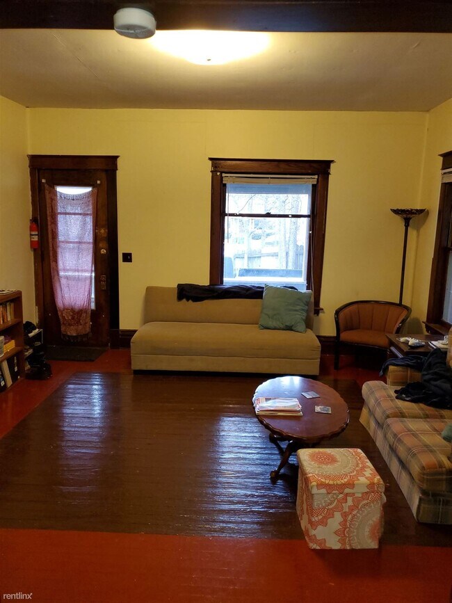 Building Photo - 2 br, 1 bath Apartment - 813 Ferris Ct