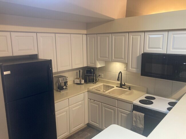 Foto del edificio - 7762 W Higgins Rd