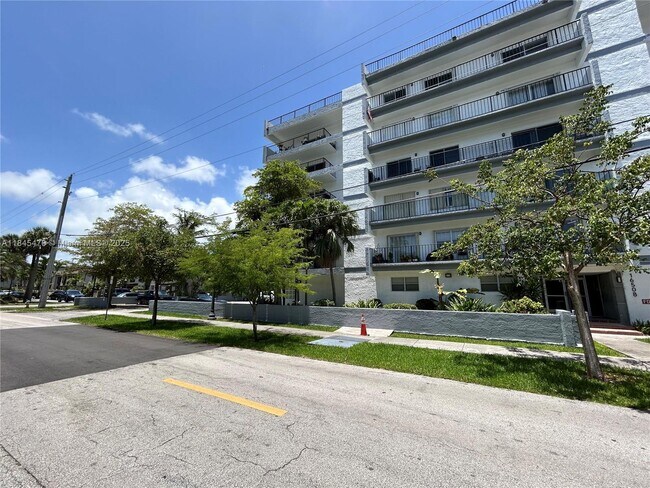 Foto del edificio - 16508 NE 26th Ave