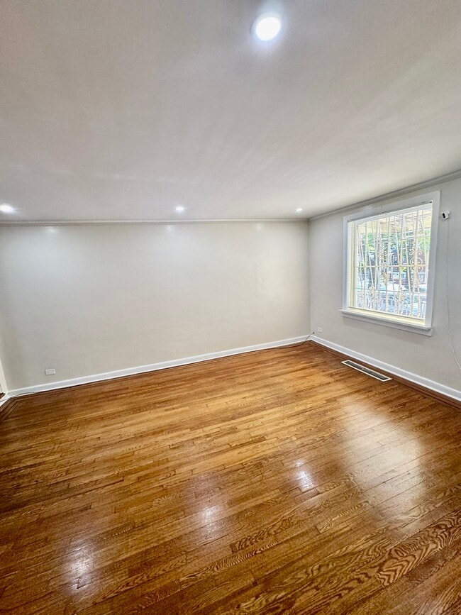 Building Photo - 4218 Bruner Ave
