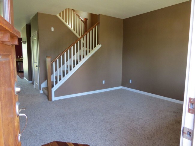 Building Photo - 4 br, 2.5 bath House - 4086 SW Dalton Place