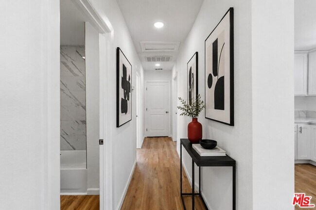 Building Photo - 1267 W 85th St