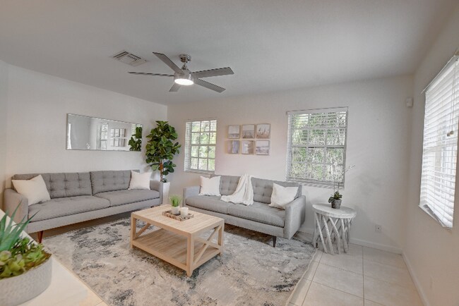Foto del edificio - 2177 SE 1st Cir