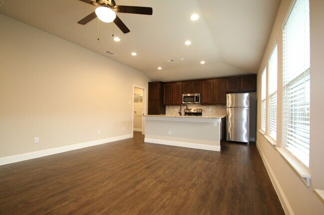 Foto del edificio - 1324-1328 White Sand Dr