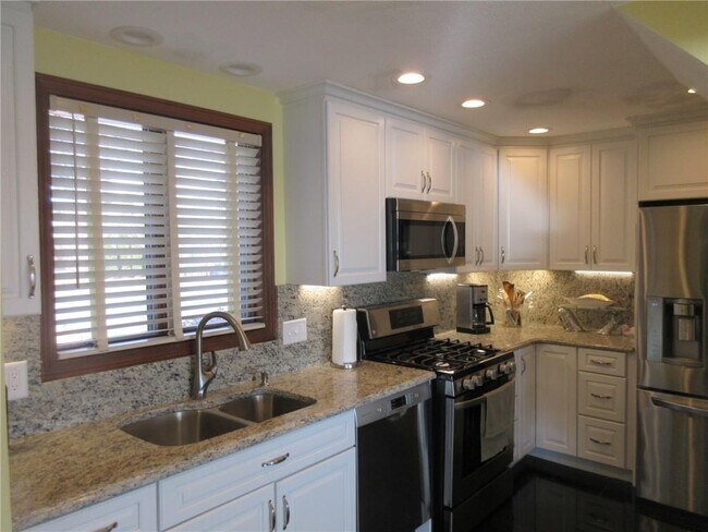 Foto del edificio - 160 Colonel John Gardner Rd