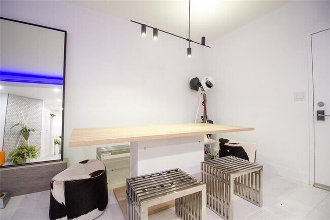 Foto del edificio - 7441 Wayne Ave