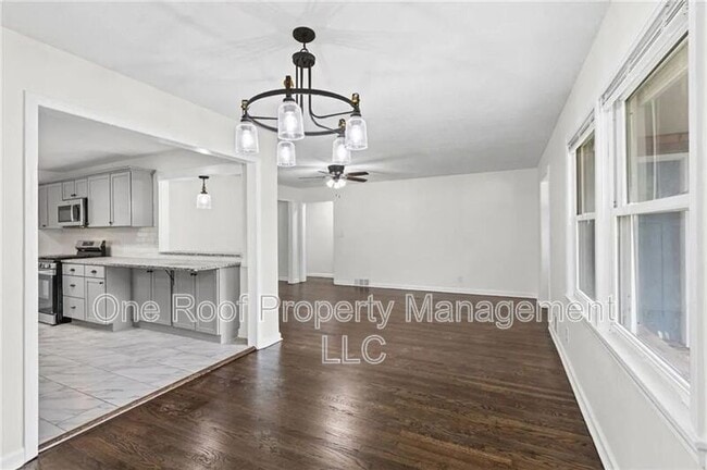 Building Photo - 8105 E 80th Terrace