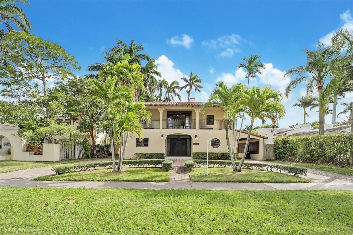 Foto principal - 5845 N Bay Rd