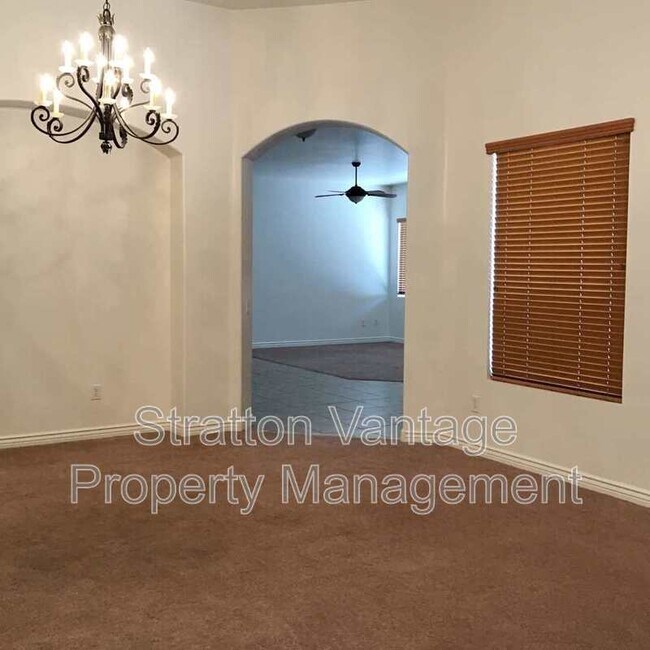 Foto del edificio - 6730 Quarter Horse Run