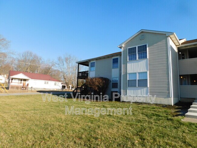 Building Photo - 404 Gatewood Ave