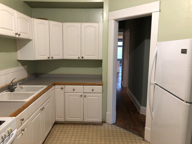 Foto del edificio - 822 W 35th St