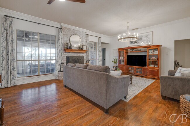 Foto del edificio - For Lease
