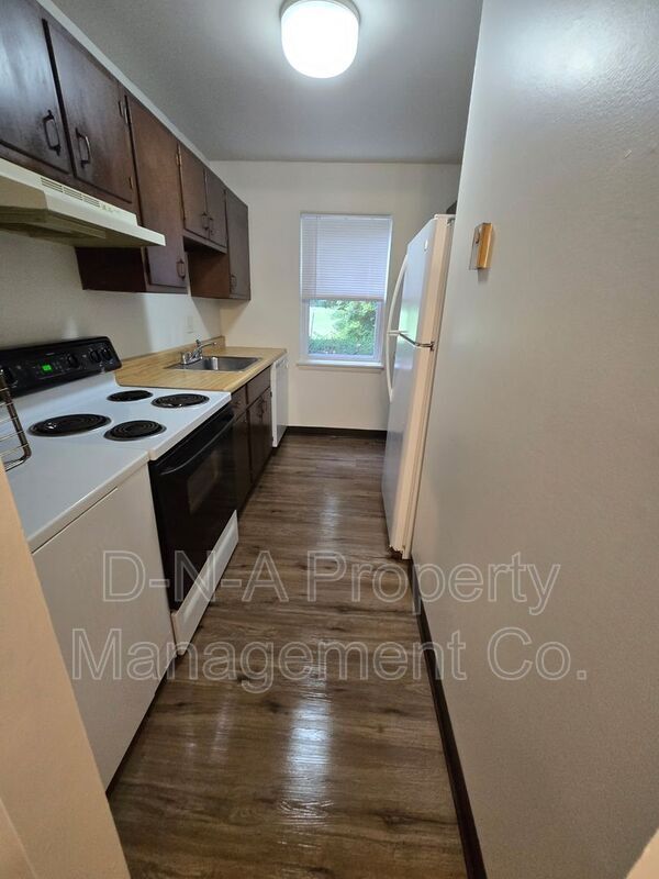 Building Photo - 404 Woodcliff Ave