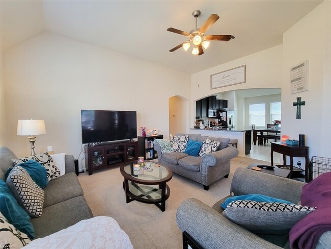 Building Photo - 23603 Villa Lisa Dr