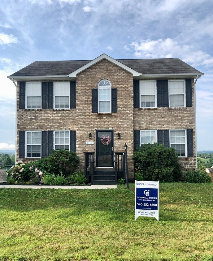 Primary Photo - 1117 New Village Drive | 3-Bedroom House |...