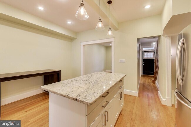 Foto del edificio - 628 Madison St NW