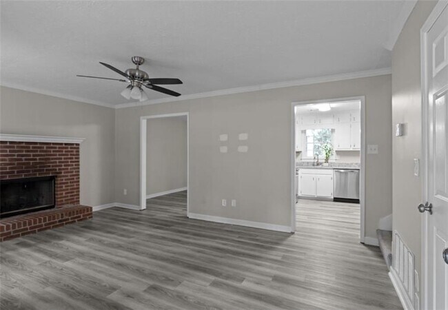 Foto del edificio - 1301 Daniel Ln