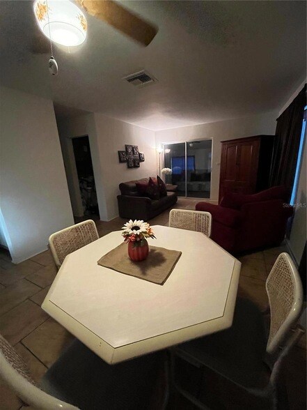 Foto del edificio - 3065 Lake June Blvd