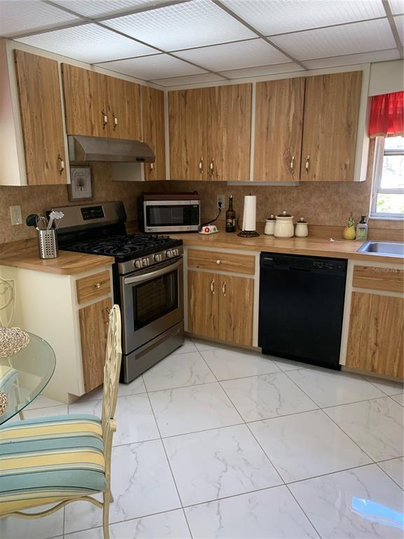 Foto del edificio - 5022 Village Garden Dr