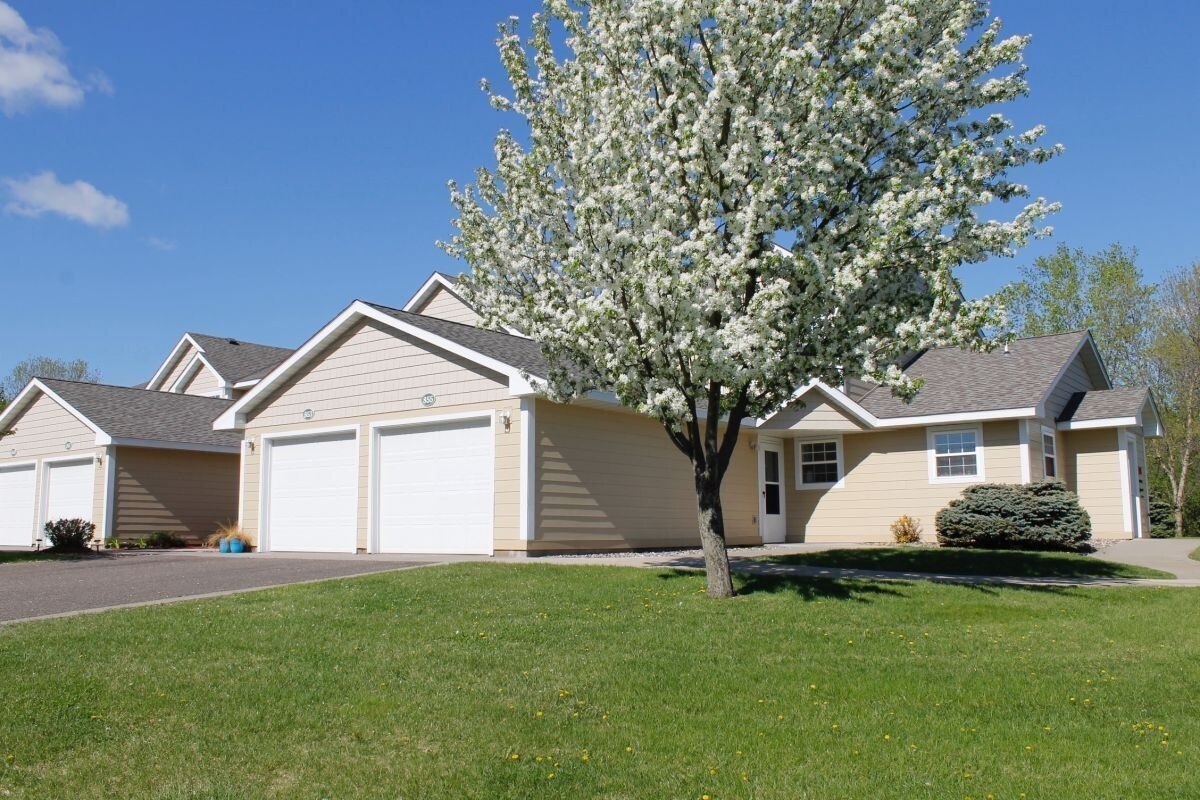 Foto principal - Woodland Townhomes