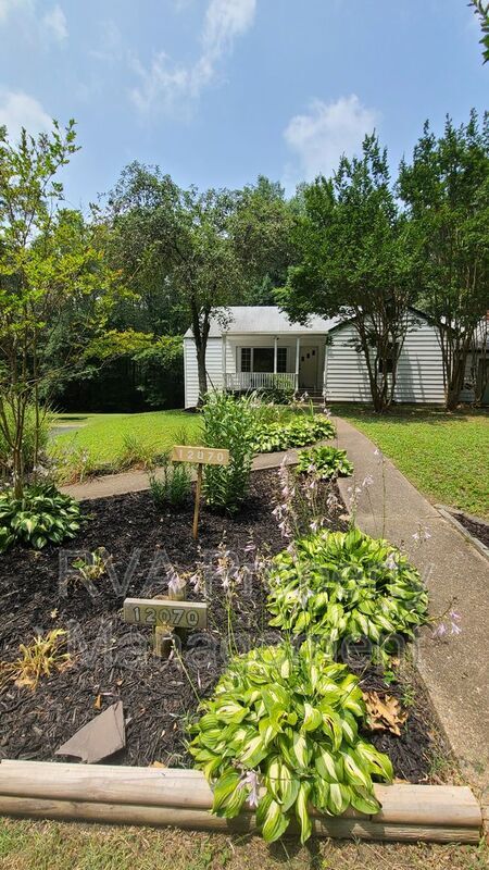 Building Photo - 12070 Karen Dr
