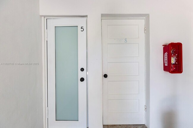 Foto del edificio - 7800 NE 10th Ct