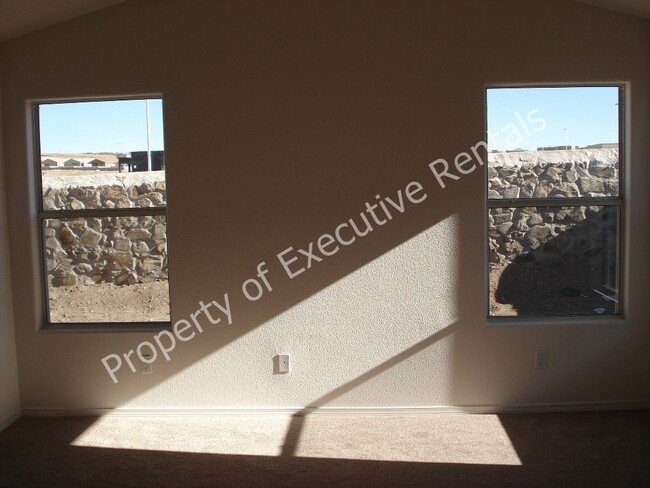 Building Photo - 4604 Pyramid Peak Dr