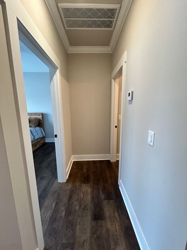 Foto del edificio - BRAND NEW Charming 2 Beds, 2 Baths, 1 Car ...