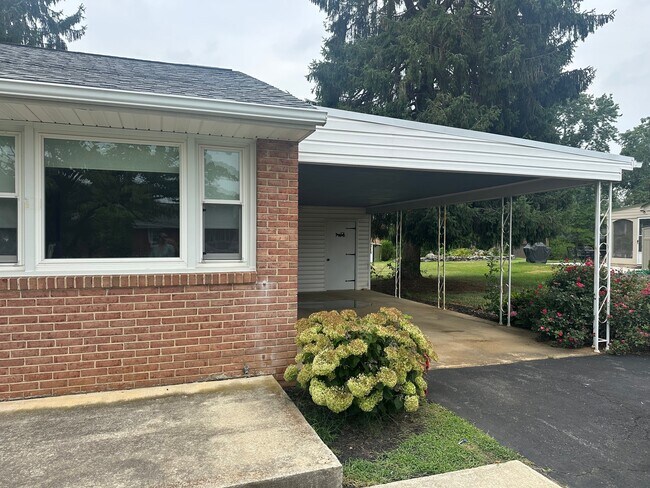 Foto del edificio - 17314 Cloverleaf Rd