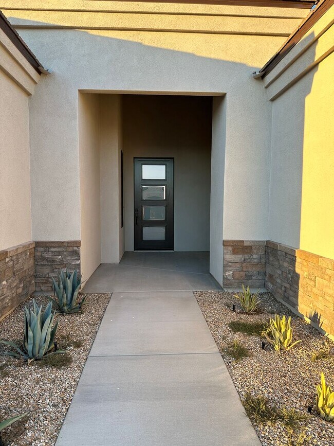 Building Photo - Brand new build - RV garage - located in t...