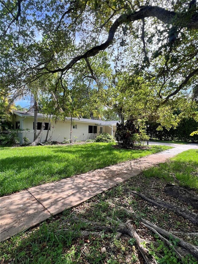 Foto del edificio - 7350 SW 96th St