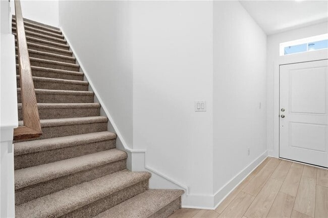 Building Photo - 187 Redbud Rd