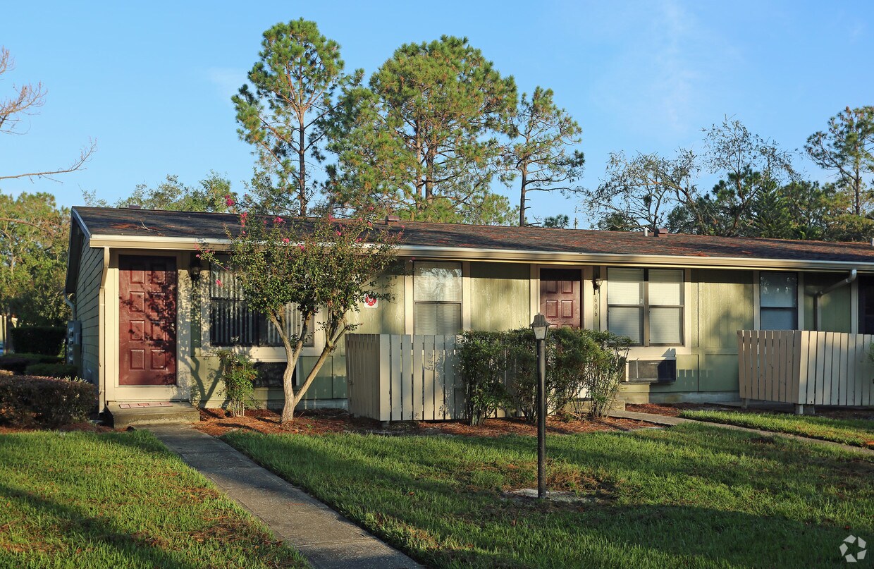 Winterwoods 15300 W Colonial Dr Winter Garden, FL