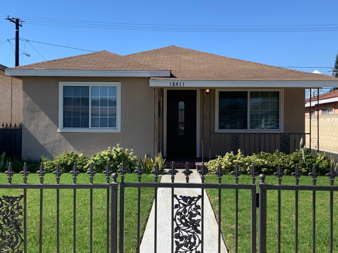 Primary Photo - 18411 Elaine Ave