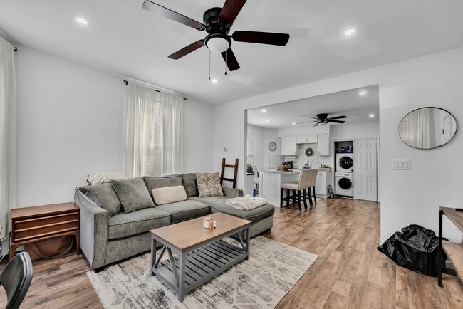 Building Photo - 40 Pulaski St