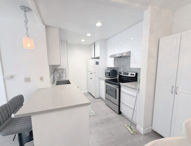 Foto del edificio - 222 S Central Ave