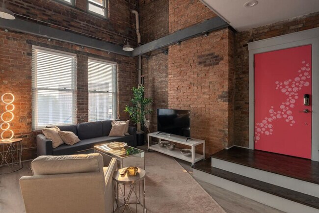 Foto del edificio - 1906 Elm St