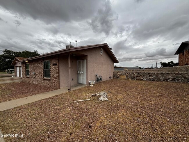 Foto del edificio - 8638 Eclipse St