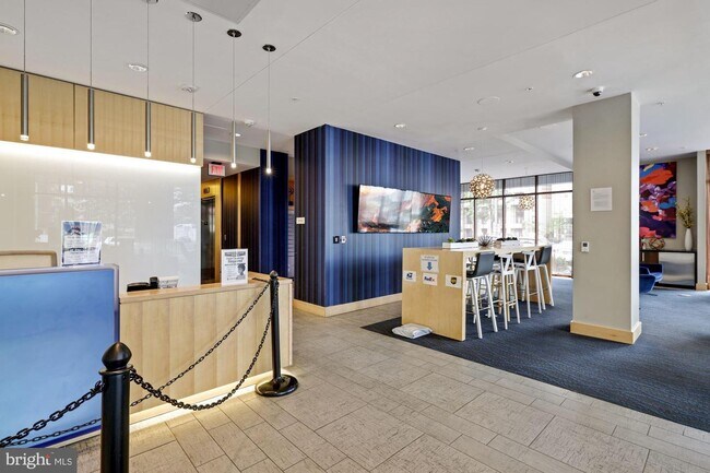 Foto del edificio - 1320 Fenwick Ln